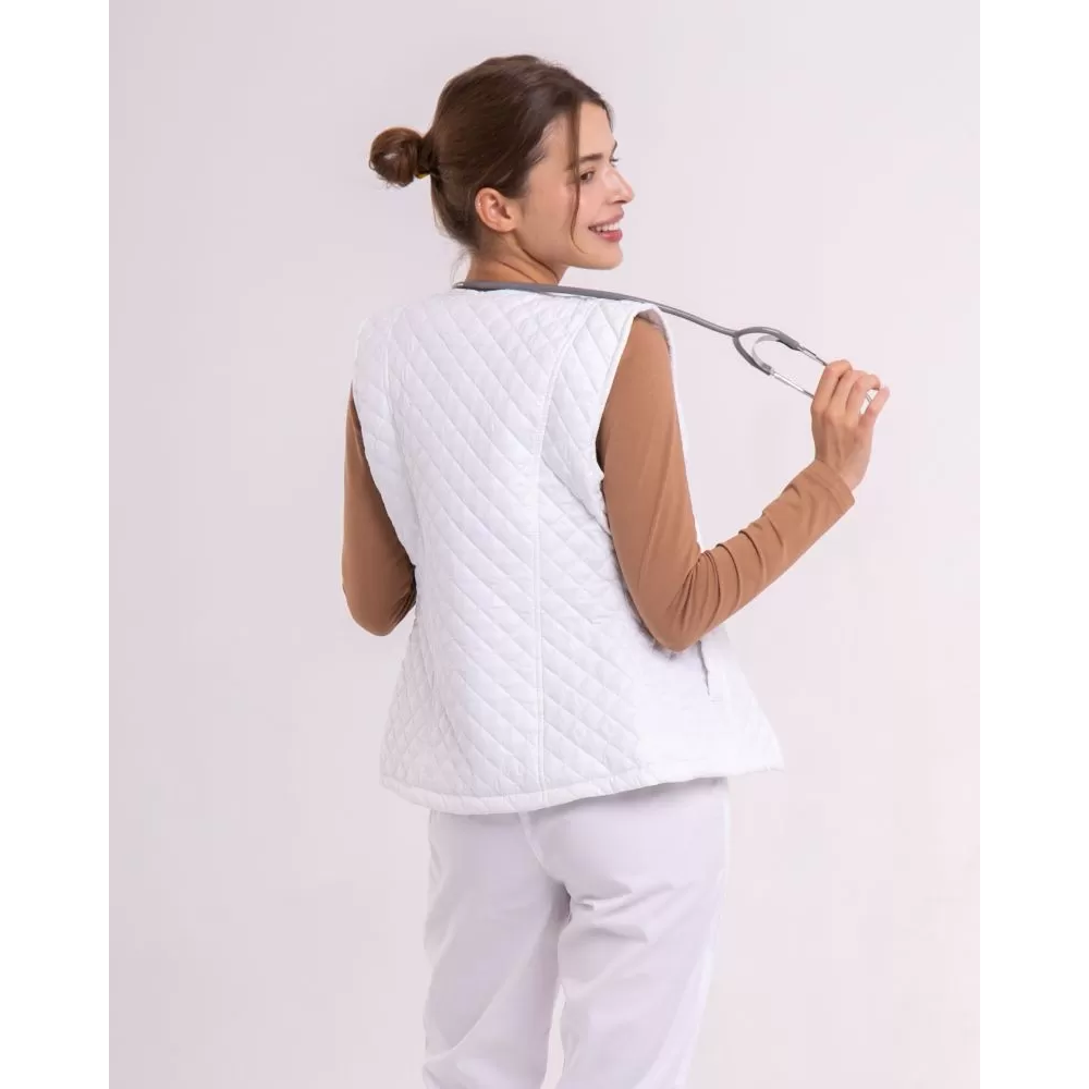 Медицинская утепленная жилетка женская Женева белая