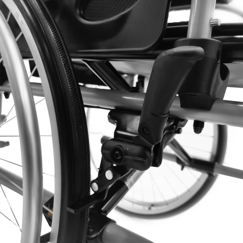 Низкоактивная кресло-коляска Invacare Action 1R