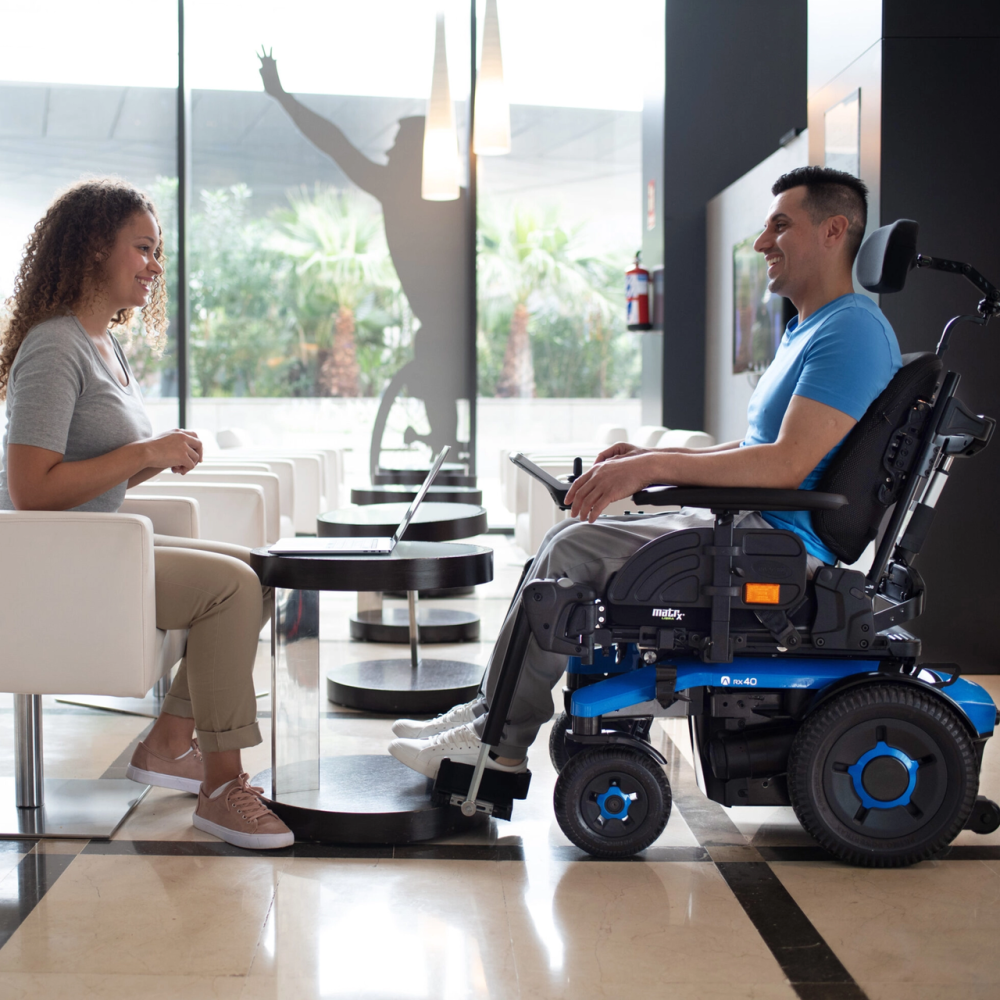 Кресло-коляска с электроприводом Invacare AVIVA RX40