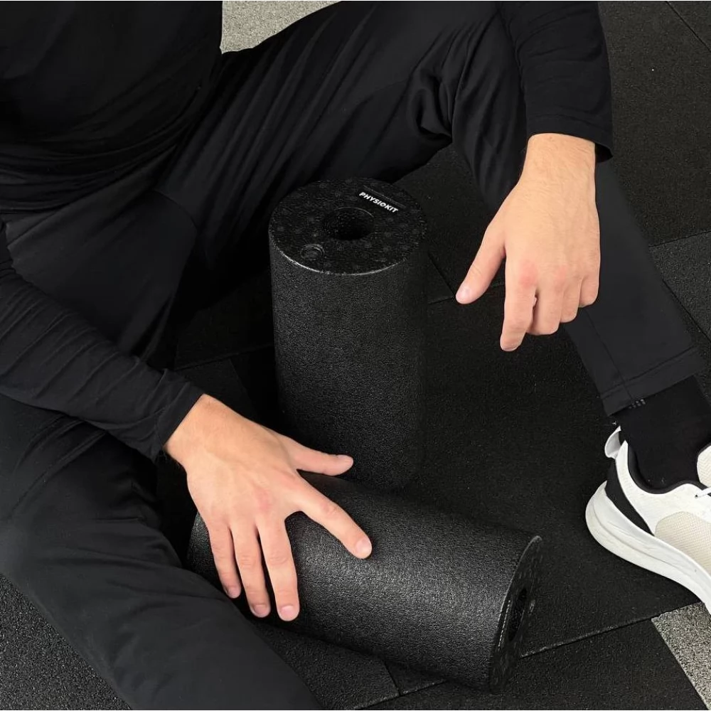 Масажний ролик Physiokit Foam Roller 15x30 см (Черный)