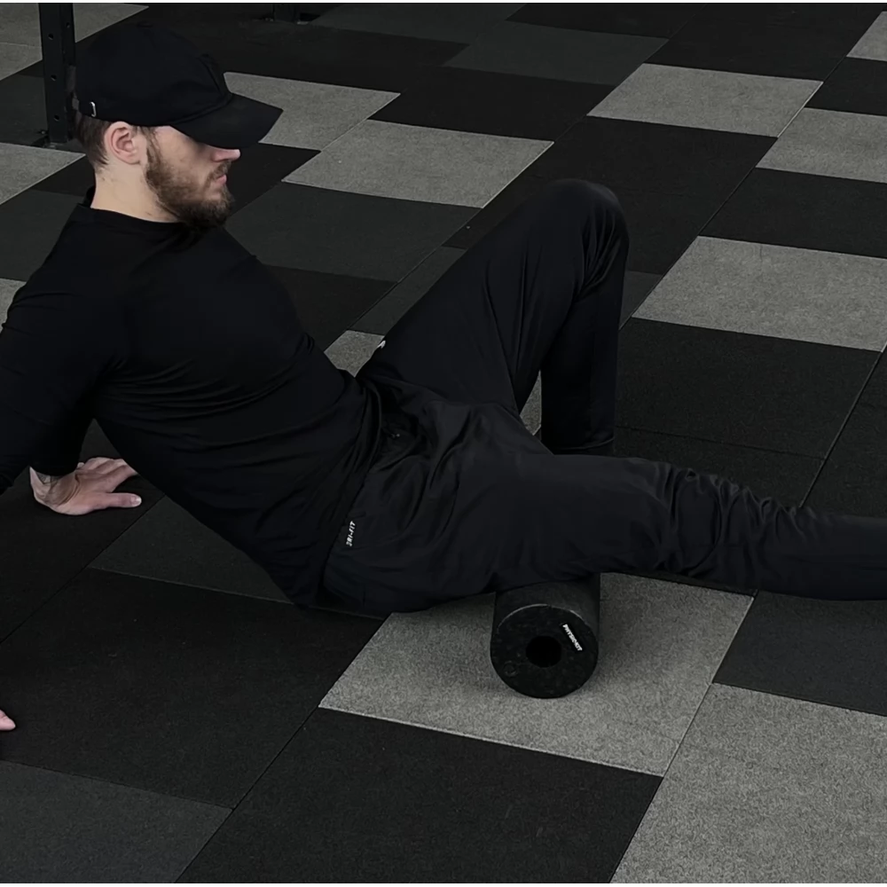 Масажний ролик Physiokit Foam Roller 15x30 см (Черный)