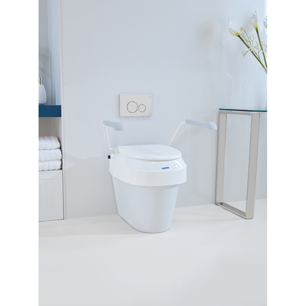 Сиденье для туалета с подлокотниками Invacare Aquatec AT900