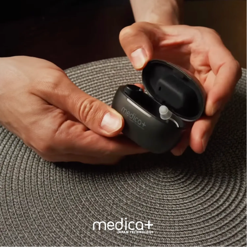 Універсальний слуховий апарат на акумуляторі Medica+ Sound Control 15