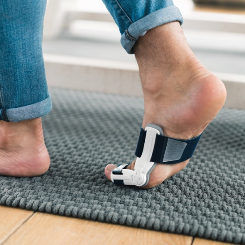 Легка шарнірна шина DJO Global Actytoe Hinged Splint